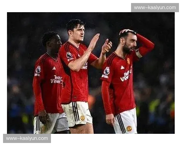 曼联后防仅剩一名中卫 马奎尔马丁内斯双双停赛